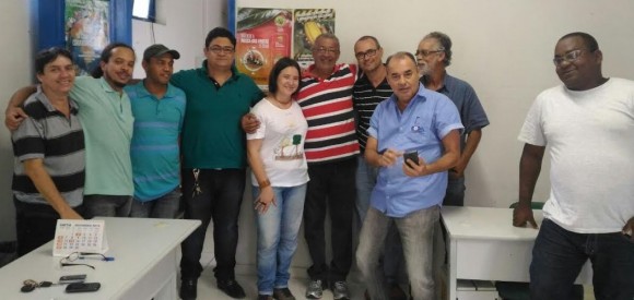 Marcos Vinícius, do Setaf, com o prefeito eleito Milton Cerqueira, ao centro.