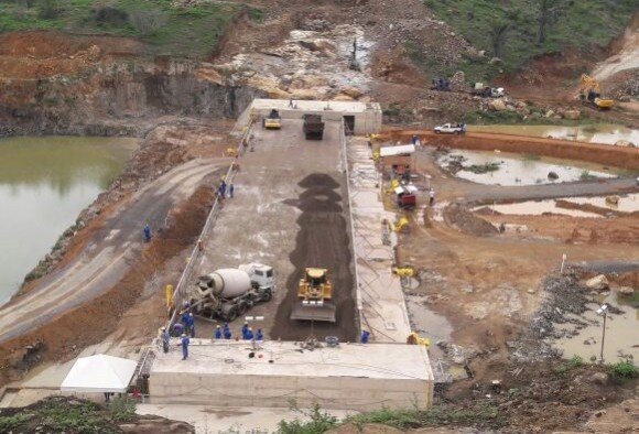 Obras da barragem estão 40% concluídas, segundo governo.